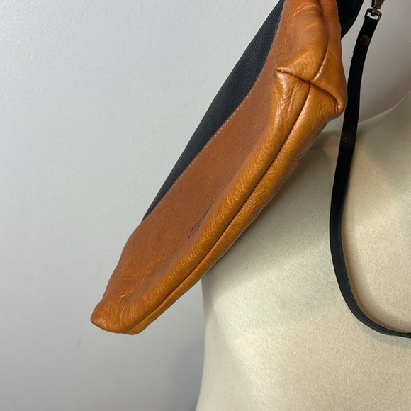 AWL‎ Snap Crossbody Clutch in Black Brown Color Block Leather - Picture 4 of 9